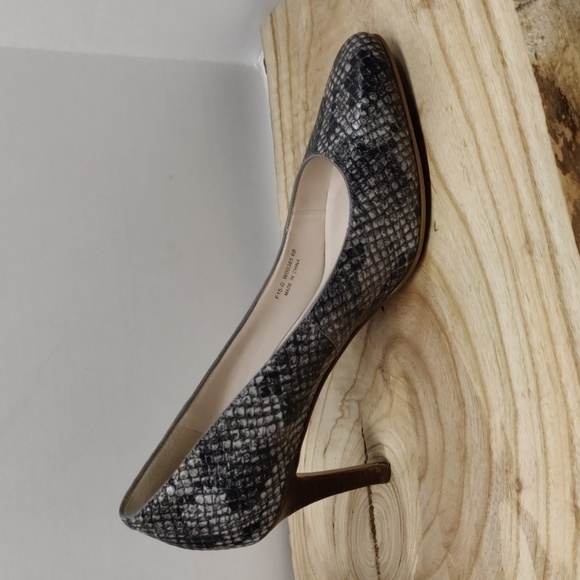 Cole Haan Grey Snake Skin Heels, Size 6B - Picture 8 of 14